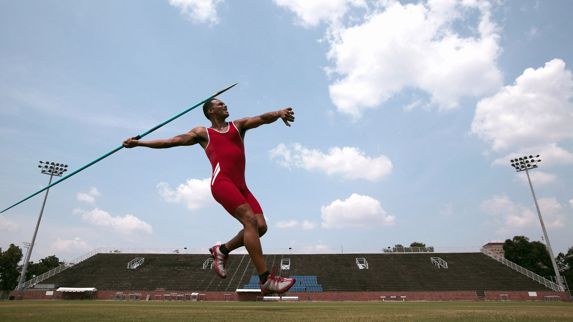 自由泳接力奥地利惊险晋级，自由泳接力破纪录